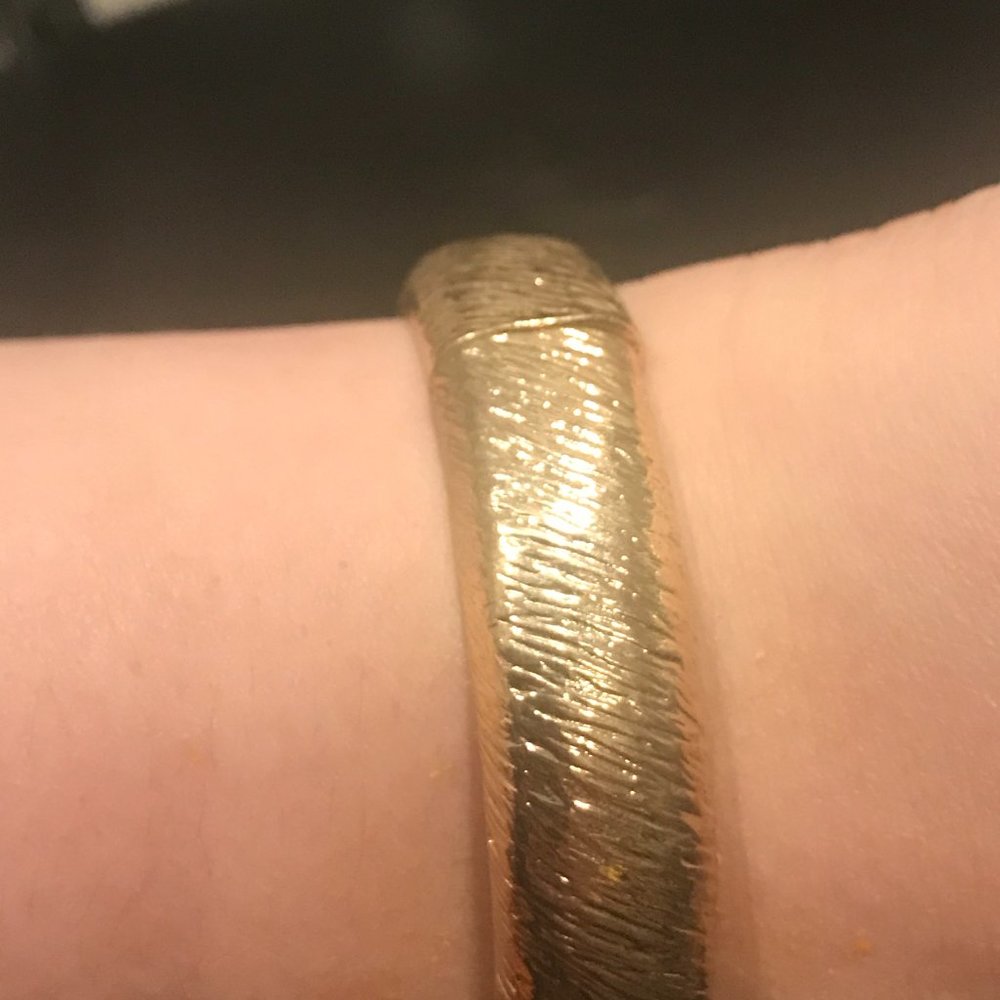 Stretchable Gold Textured Bracelet
